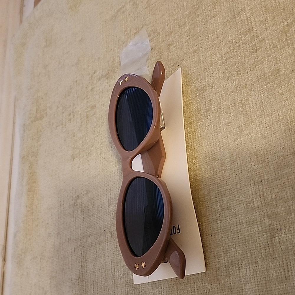 SUNGLASSES - Picture 1 of 3